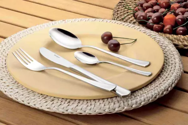 Couverts 24 pi�ces \ Stockholm\  acier inox 18/10 (6 jeux)