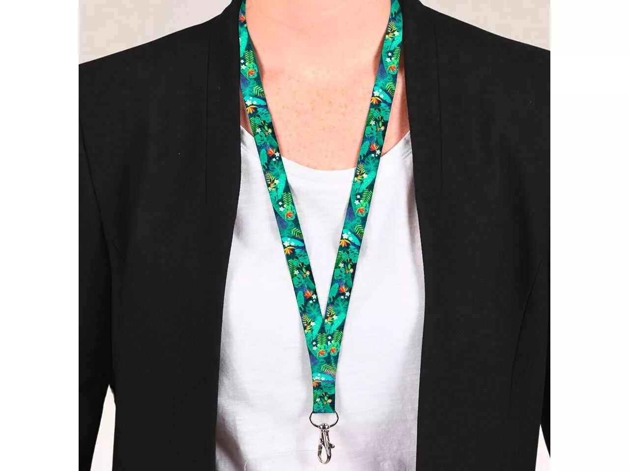 Tours de cou plastique recycl&eacute; Avery